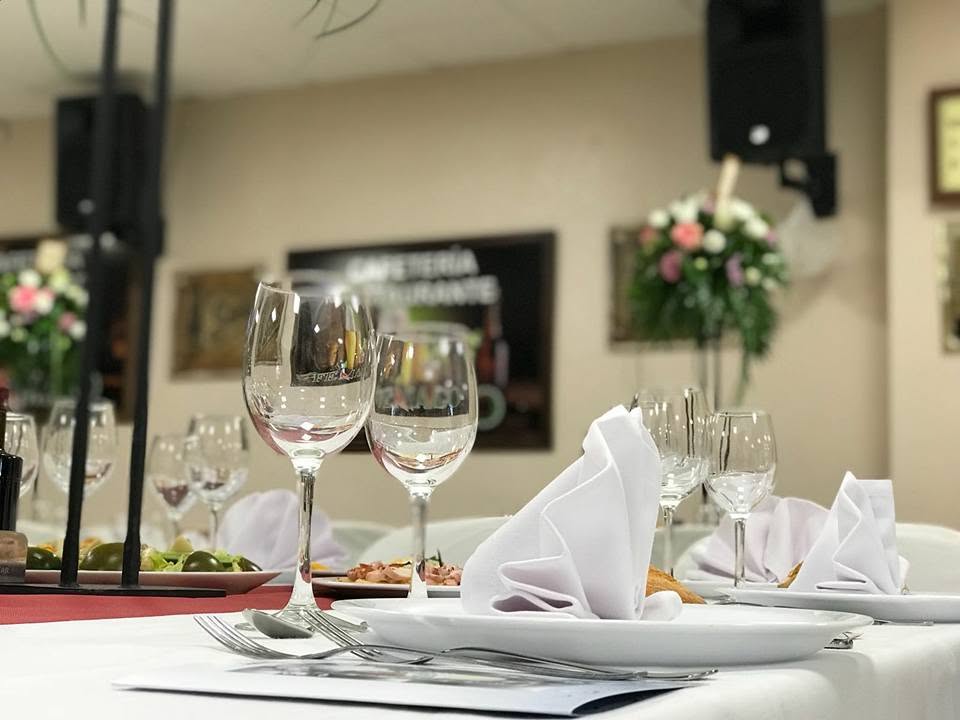 Mesa de boda preparada